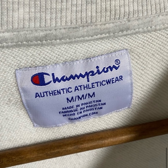 Champion Crewneck - Picture 4 of 7